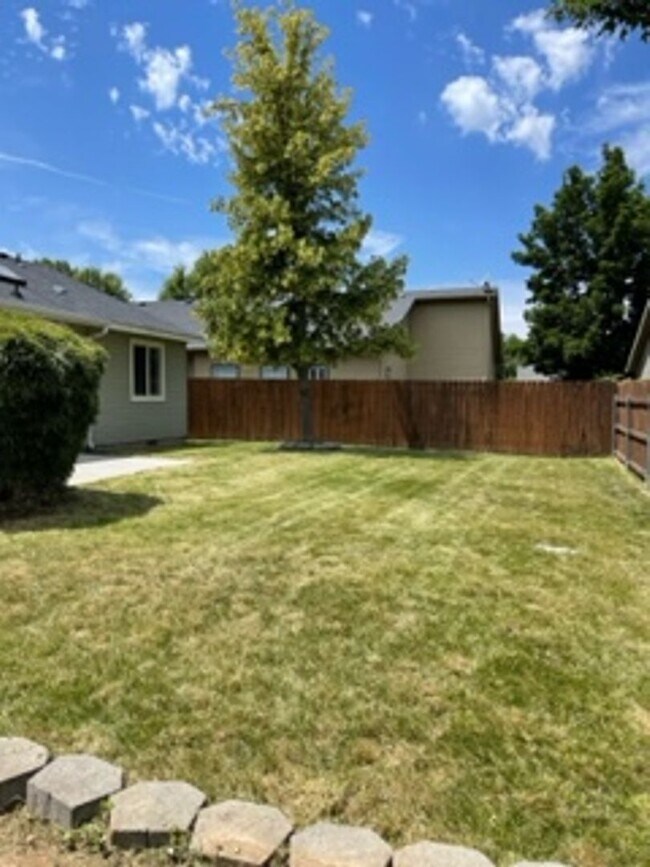 Building Photo - 4 Bedroom 2 Bath Home in Northwest Boise available soon!
