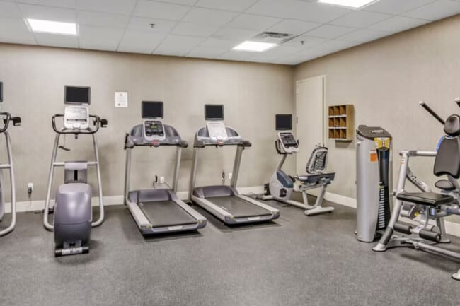 Building Photo - 1555 Elm St