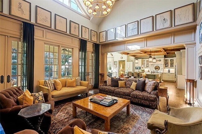 Building Photo - 5000 Long Island Dr