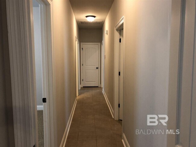 Building Photo - 632 Turquoise Dr