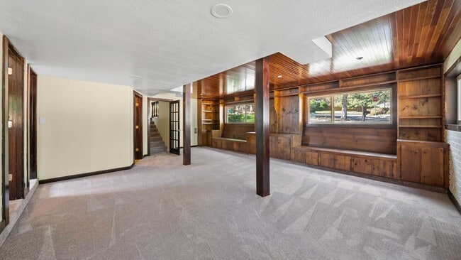 Building Photo - Southwest Reno Stunner - One of a Kind!!!!