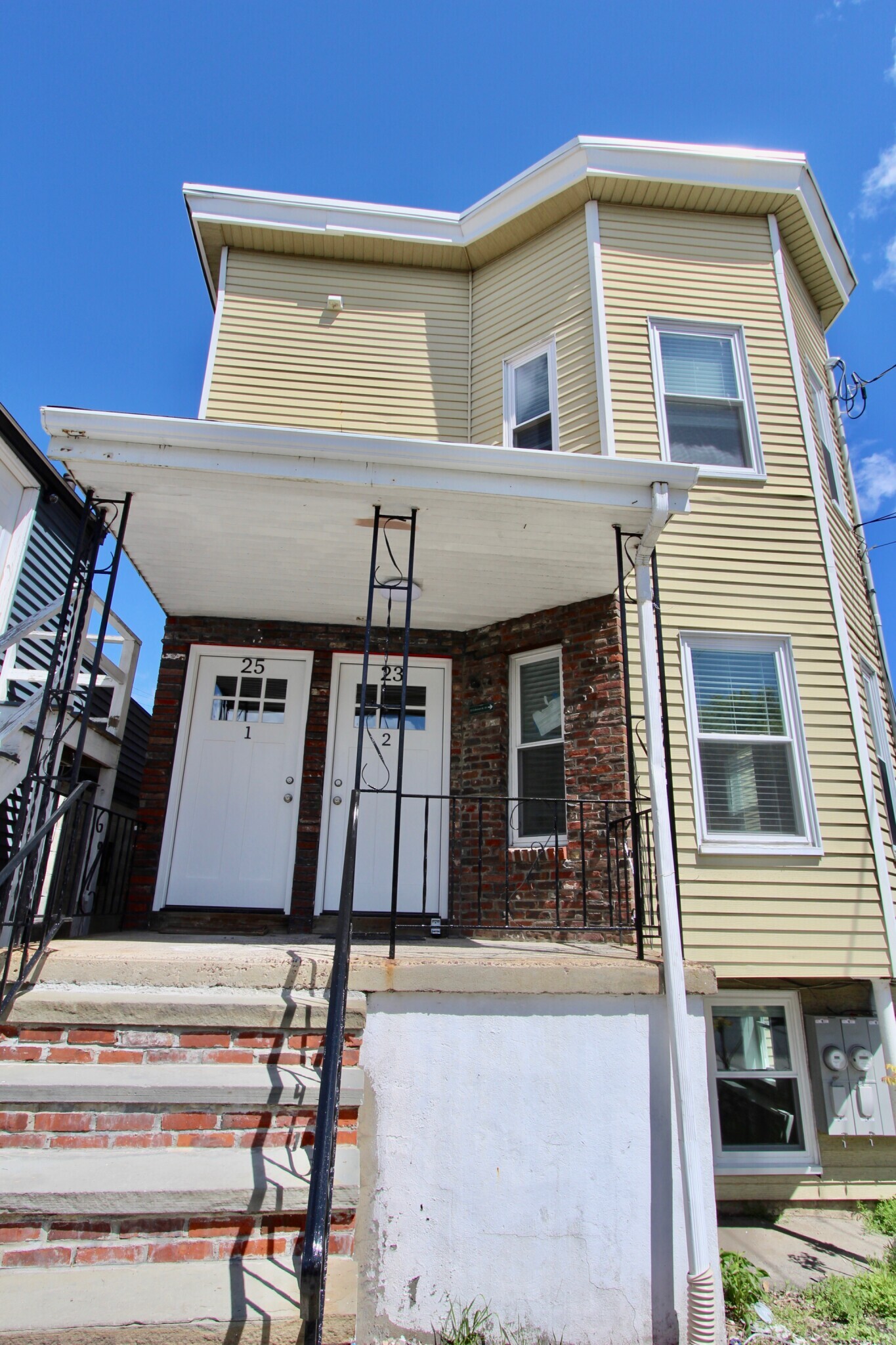 Building Photo - 23 Calumet St