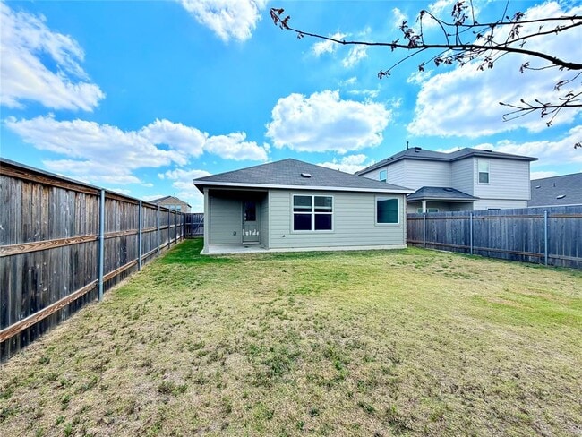 Building Photo - 305 Milliner Lp