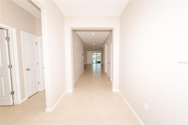 Building Photo - 16619 Mooner Plank Cir