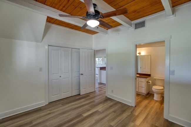 Building Photo - 758 Sandy Mountain Dr