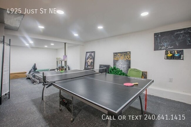 Building Photo - 4925 Just St NE