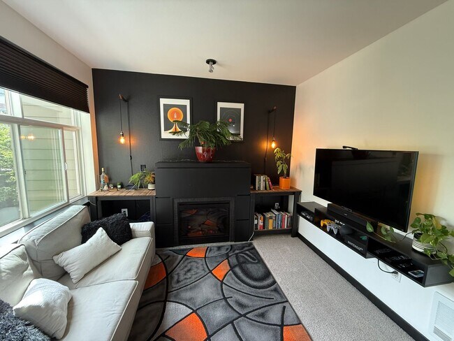 Building Photo - Modern 1BR Condo with Luxury Amenities in ...