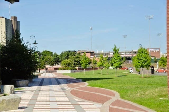 Building Photo - 35 Riverwalk Way