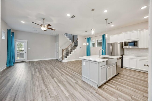 Building Photo - 18523 Parkland Row Dr