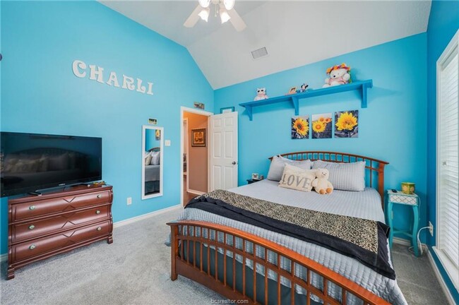 Building Photo - IMMEDIATE MOVE IN! Gorgeous 4 bedroom 3 ba...