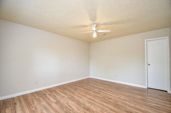Building Photo - 7623 Kite Hill Dr