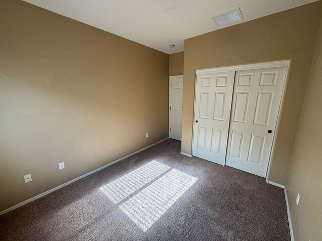 Building Photo - Red Rock Home