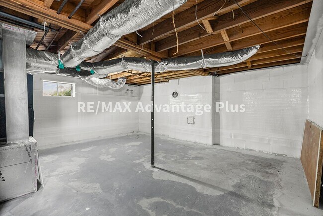 Building Photo - 704 Griffin Blvd