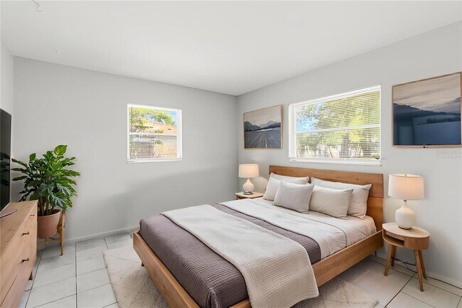 Building Photo - 308 Lantana Ave