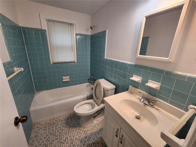 Building Photo - 2431 N Decatur Rd