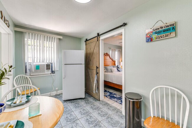 Building Photo - 340 78th Ave