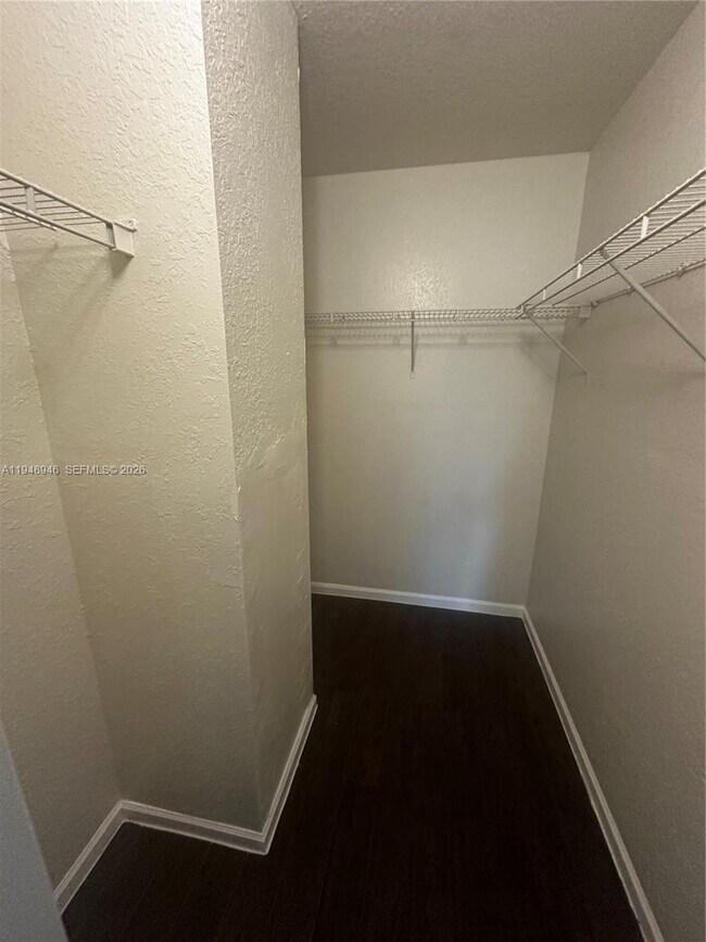 Building Photo - 2440 SE 14th Ave