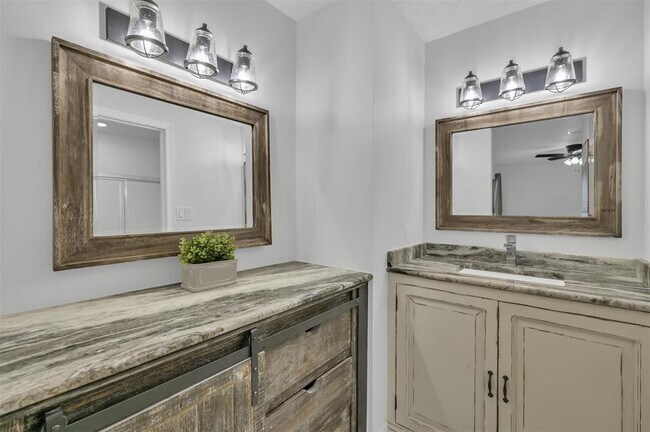 Building Photo - 207 Lakeview Terrace