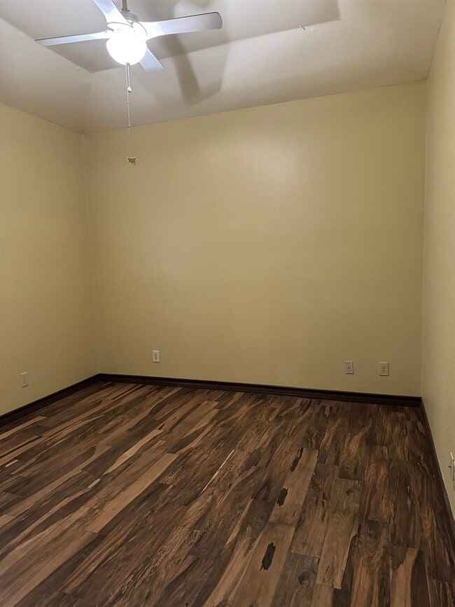 Building Photo - 8708 Jerry Loop