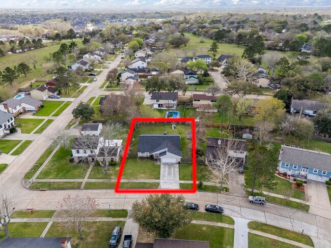 Building Photo - 304 Old Course Dr