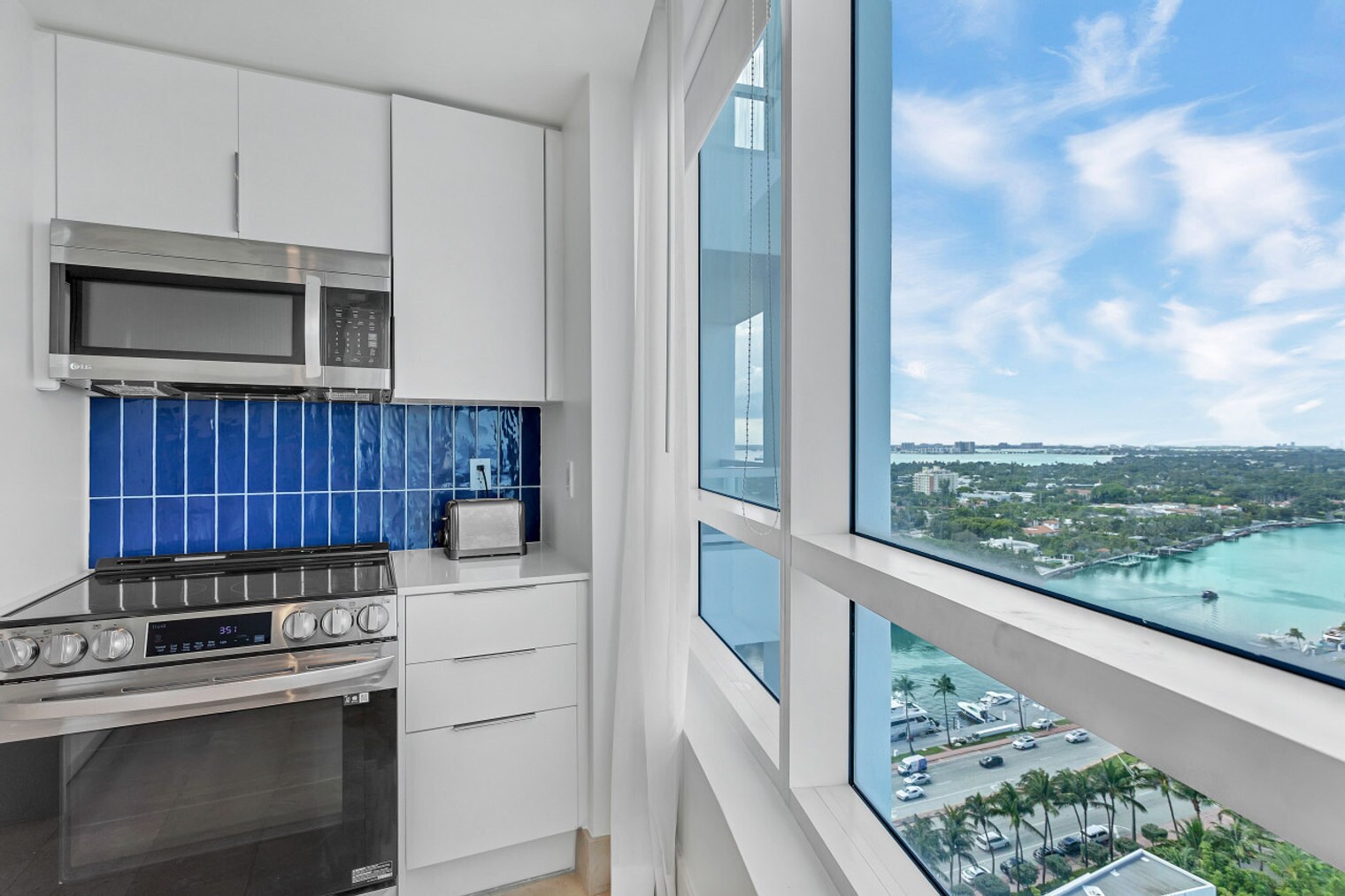 Building Photo - 4401 Collins Ave