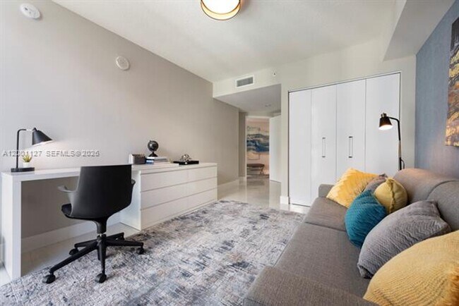 Building Photo - 300 Sunny Isles Blvd