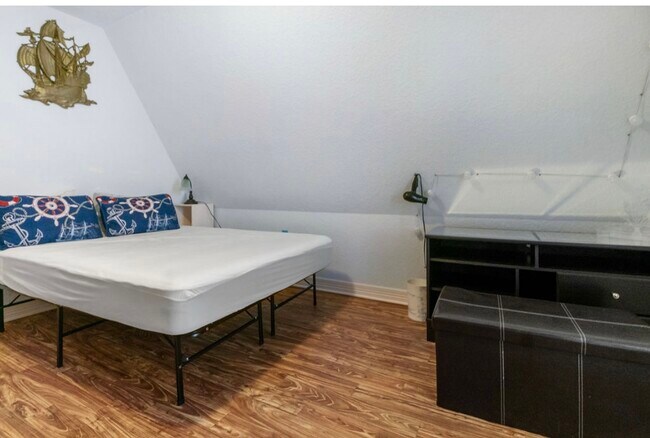 Building Photo - 222 Sandpebble Pl