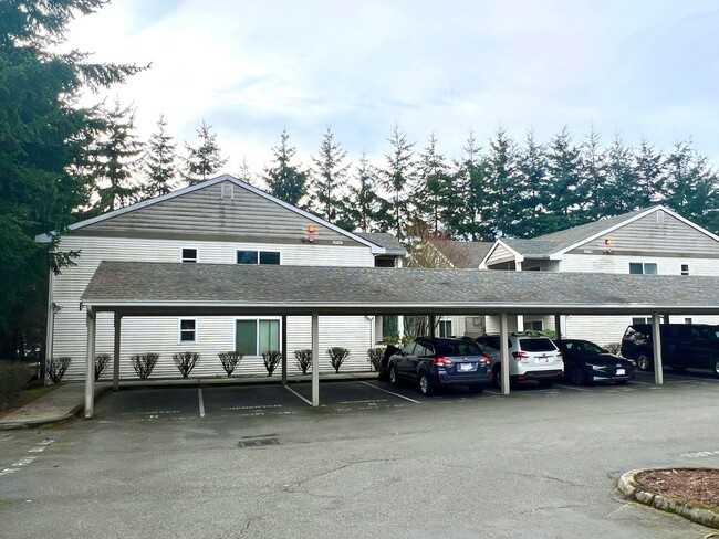 Building Photo - Charming 2 Bedroom Condo minutes from I5 a...