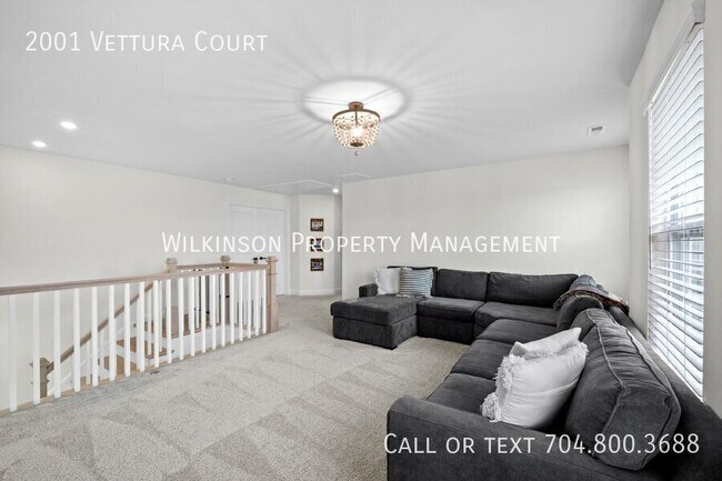 Building Photo - 2001 Vettura Ct