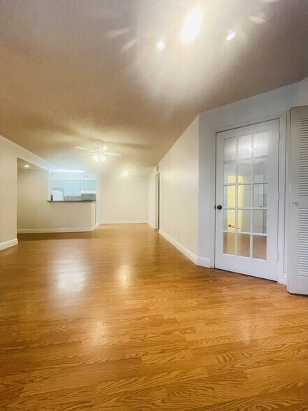 Building Photo - 2736 S University Dr