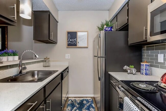 Building Photo - Sedona Ridge