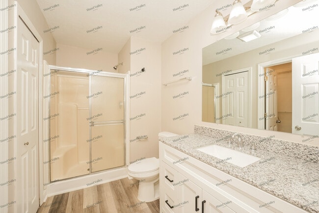 Building Photo - 15343 Sassafras Dr