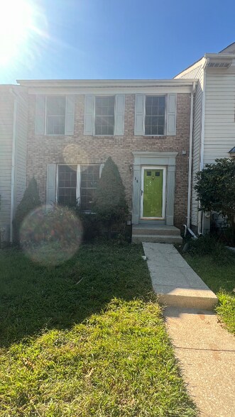 Primary Photo - 10 Overmill Ct