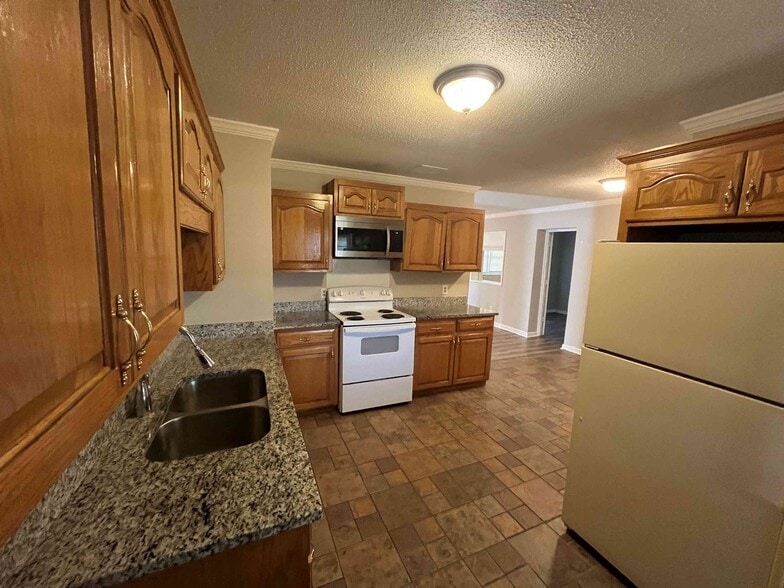 Building Photo - 1102 Danville Rd SW