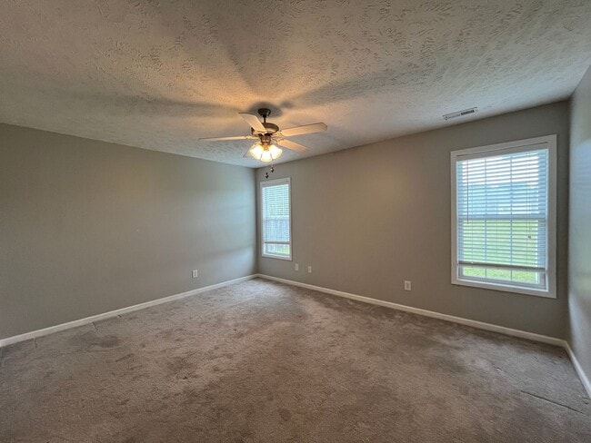 Building Photo - Lovely 3 Bed Home on Cul-de-sac