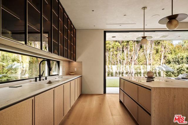 Building Photo - 4724 Lemona Ave