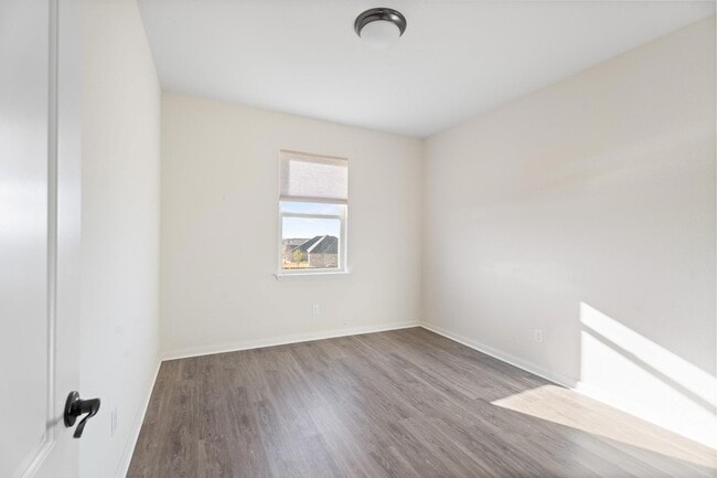 Building Photo - 413 Lipizzan Ln