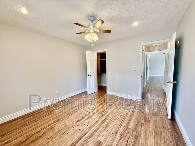 Building Photo - 2941 Bough Ave
