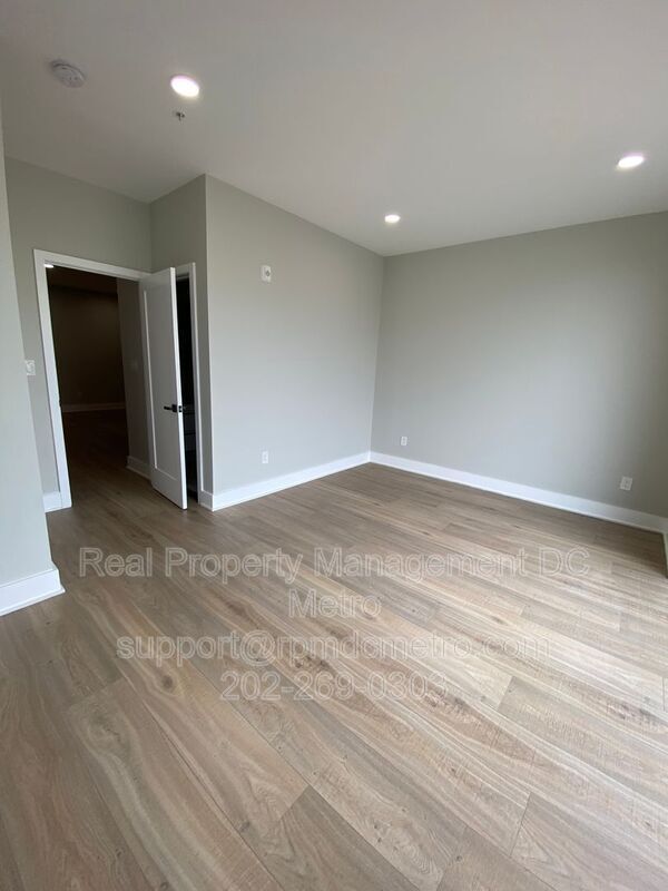 Building Photo - 611 Kennedy St