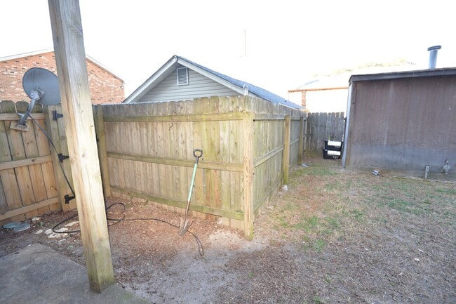 Building Photo - First Floor Condo in Norfolk