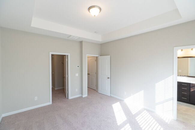 Building Photo - New Townhome