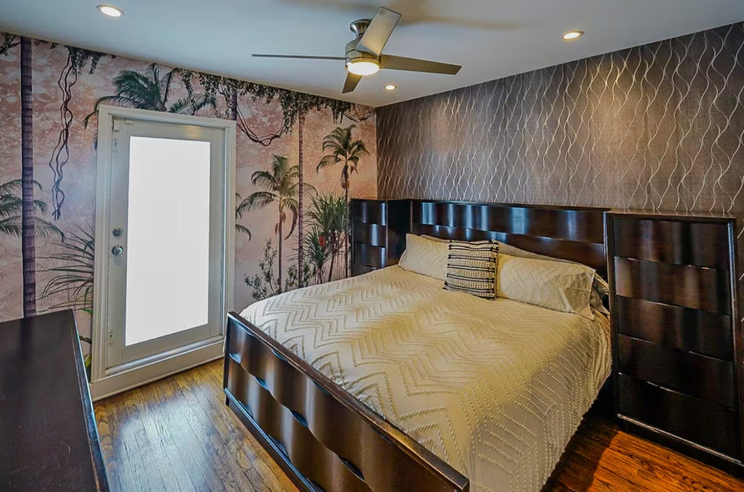 Building Photo - 200 NE 16th Ave