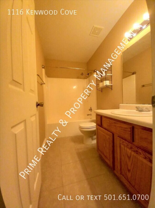 Building Photo - 1116 Kenwood Cove