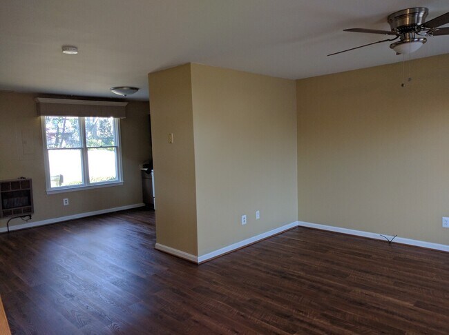 Building Photo - 8320 Mauzy Square