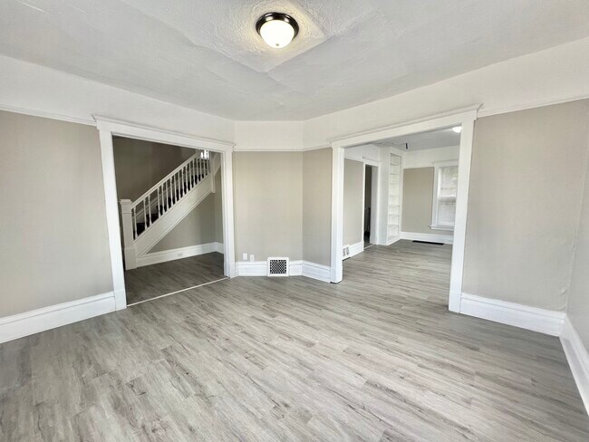 Building Photo - 812 Woodward Ave