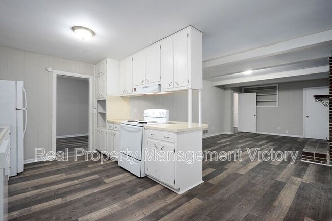 Building Photo - 1216 Huffman Rd