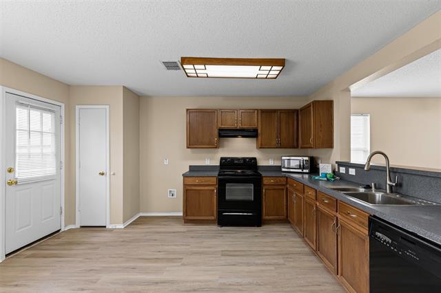 Building Photo - 13717 Canyon Ranch Rd