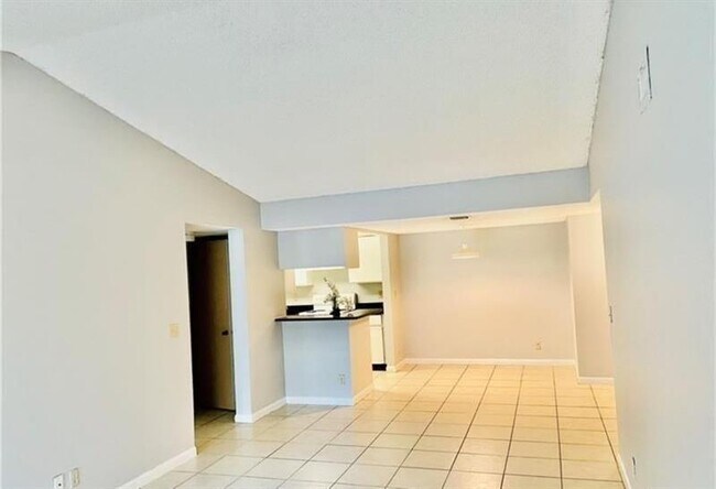 Building Photo - 9955 Westview Dr