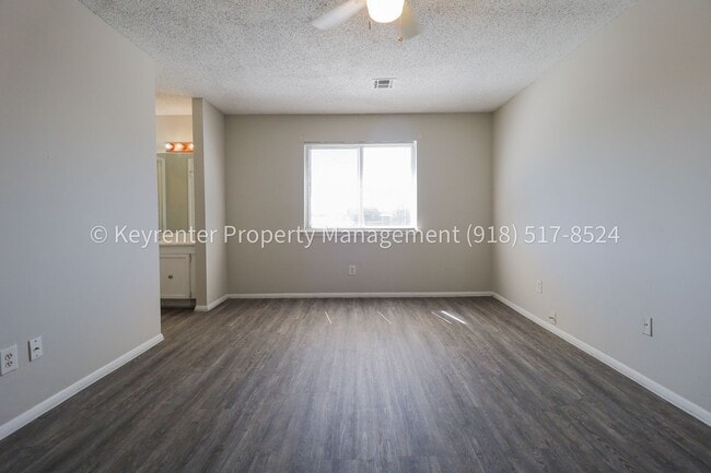 Building Photo - 6730 S Lewis Ave