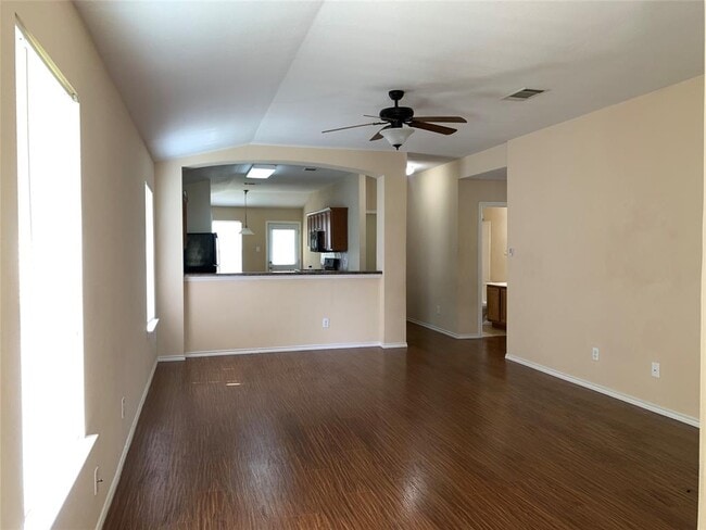 Building Photo - 2338 Green Meadows Ln